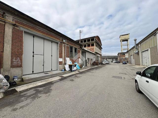 Locale Commerciale in vendita a Piemonte, Torino
