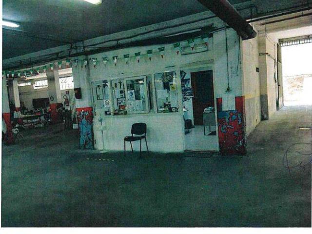 Locale Commerciale in vendita a Centro Storico, Caserta