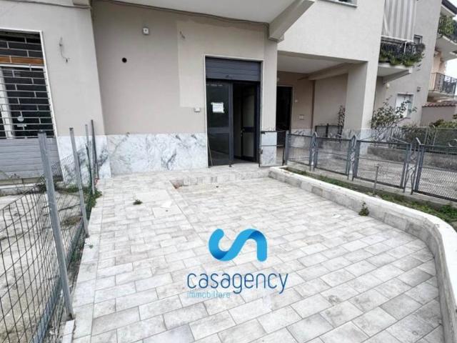 Locale Commerciale in vendita a San Clemente, Caserta