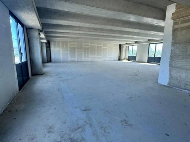 Locale Commerciale in affitto a San Benedetto, Caserta