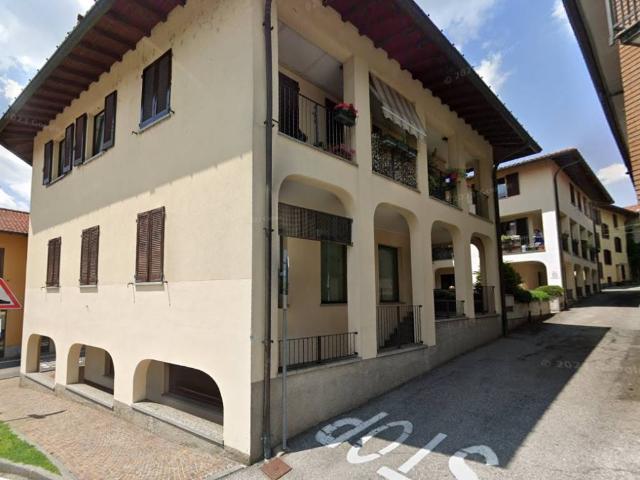 Locale Commerciale in vendita a Casnate