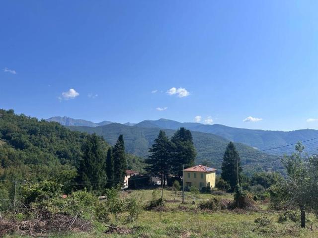 Locale Commerciale in vendita a Vigneta, Casola in Lunigiana