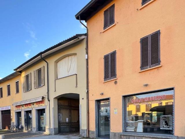 Locale Commerciale in vendita a Casorate Primo, Lombardia