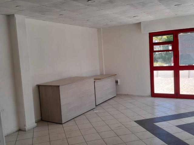 Locale Commerciale in vendita a Cassano all'Ionio, Calabria