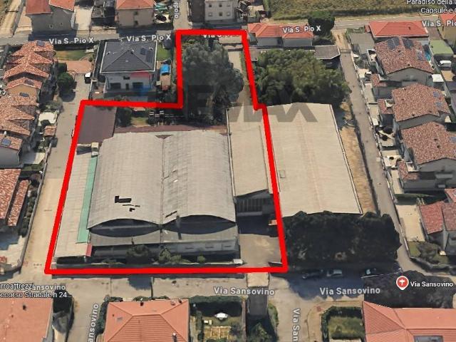 Locale Commerciale in vendita a Villa, Cassano Magnago