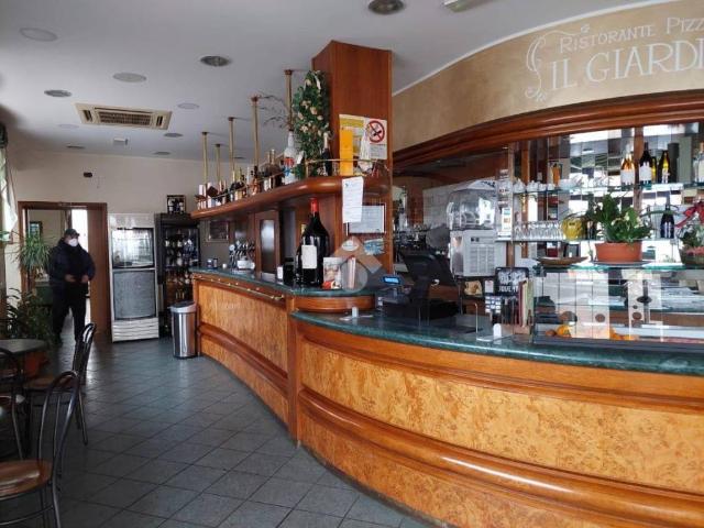 Locale Commerciale in vendita a Piemonte, Alessandria