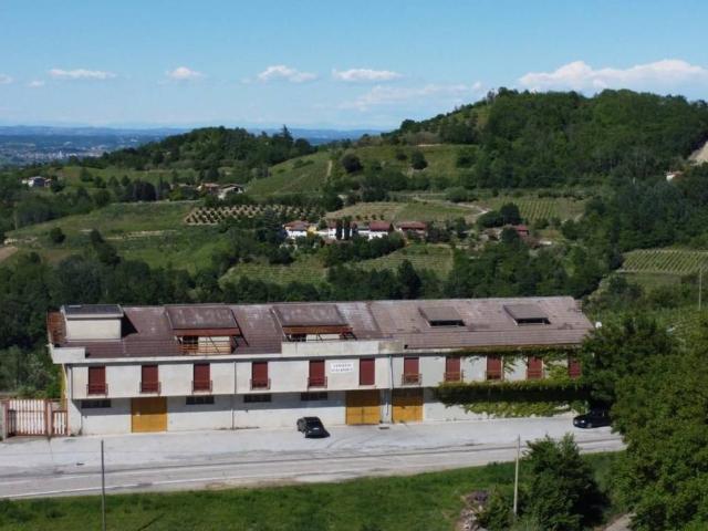 Locale Commerciale in vendita a Piemonte, Asti