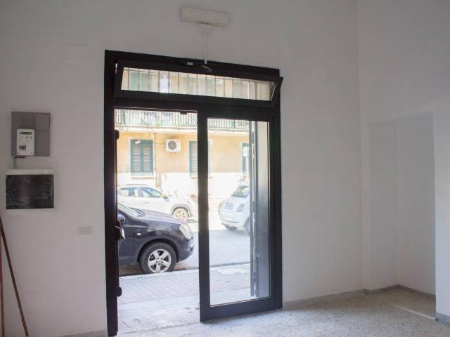 Locale Commerciale in vendita a San Silvestro, Cassino