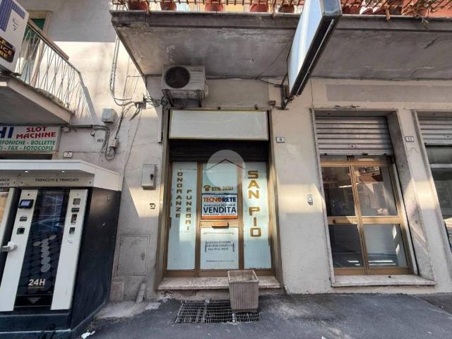 Locale Commerciale in vendita a San Silvestro, Cassino