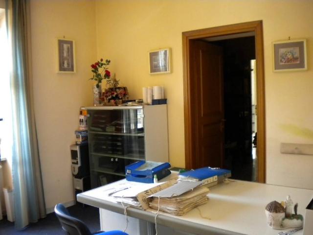 Locale Commerciale in vendita a San Silvestro, Cassino