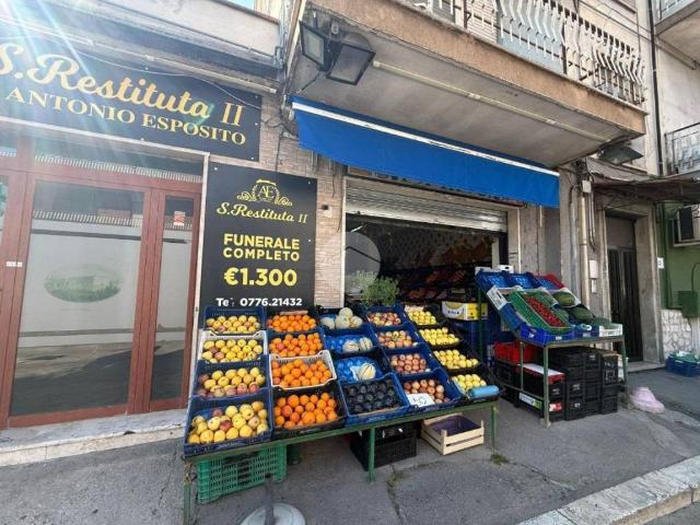 Locale Commerciale in vendita a San Silvestro, Cassino