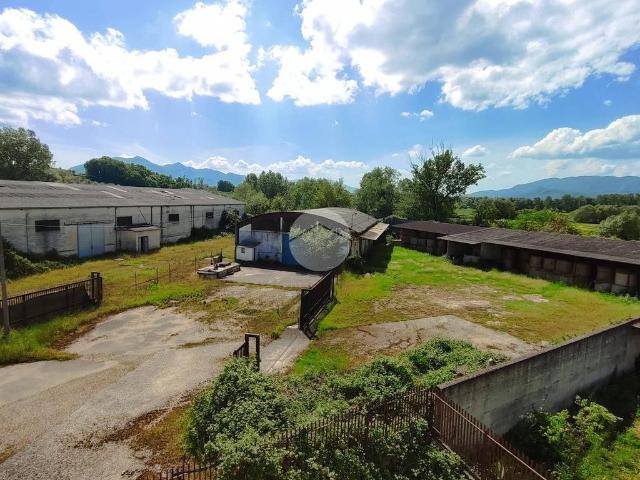Locale Commerciale in vendita a Cassino, Lazio