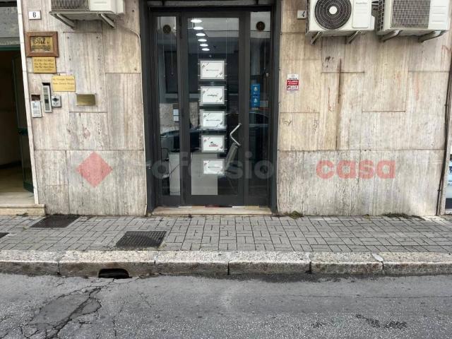 Locale Commerciale in vendita a San Silvestro, Cassino