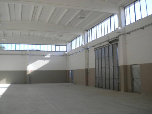 Locale Commerciale in vendita a Casola, Veneto