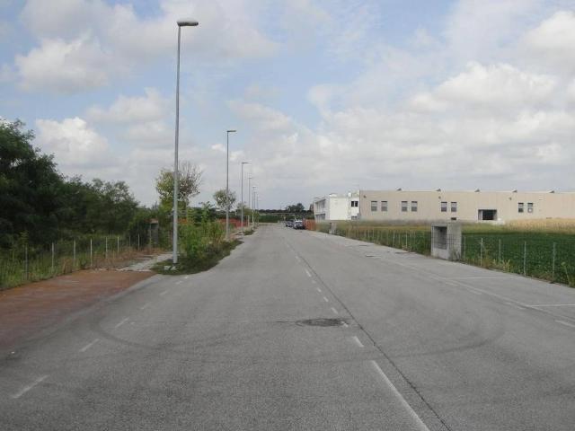 Locale Commerciale in vendita a Casola, Veneto