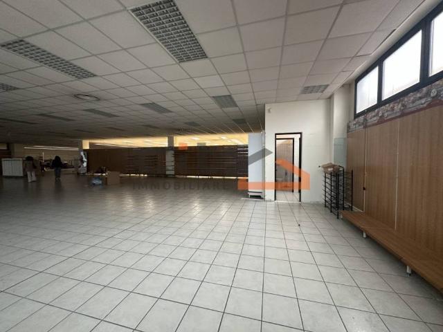 Locale Commerciale in vendita a Casola, Veneto