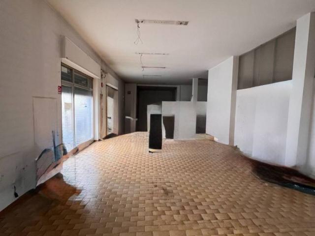 Locale Commerciale in vendita a Piemonte, Cuneo