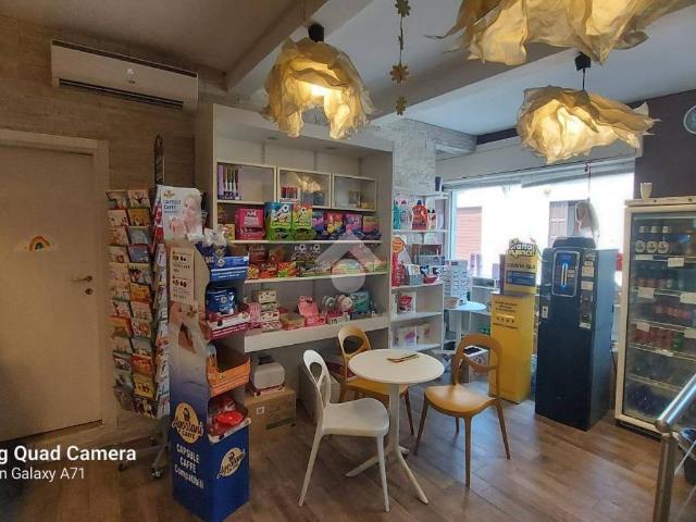 Locale Commerciale in vendita a Castano Primo, Lombardia