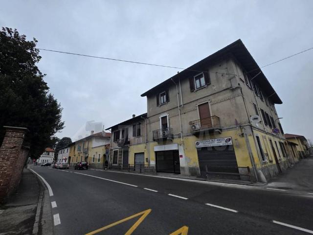 Locale Commerciale in vendita a Castano Primo, Lombardia