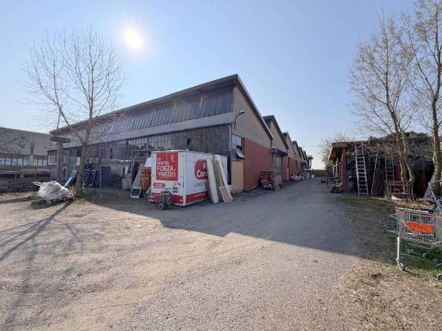 Locale Commerciale in vendita a Castegnato, Lombardia