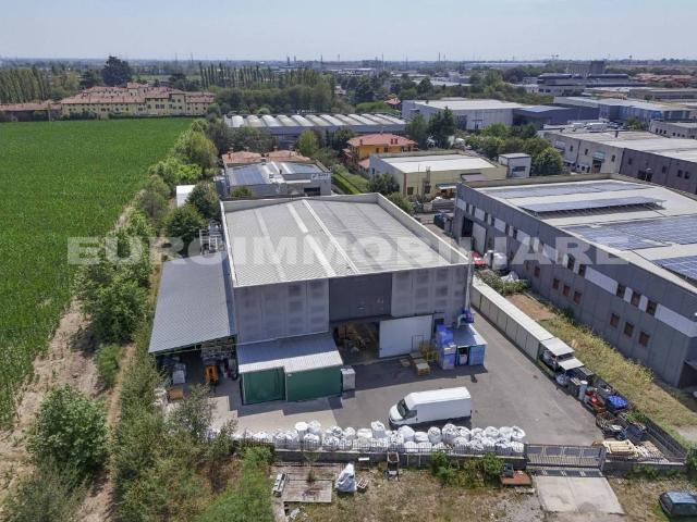 Locale Commerciale in vendita a Castegnato, Brescia