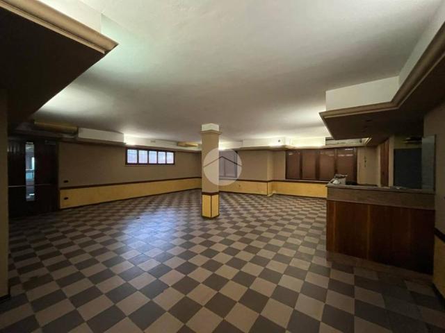 Locale Commerciale in vendita a Castel Goffredo, Lombardia