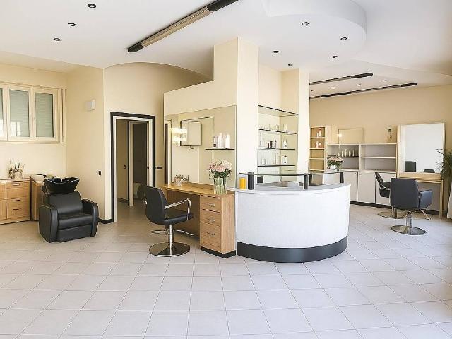 Locale Commerciale in vendita a Castel Goffredo, Lombardia