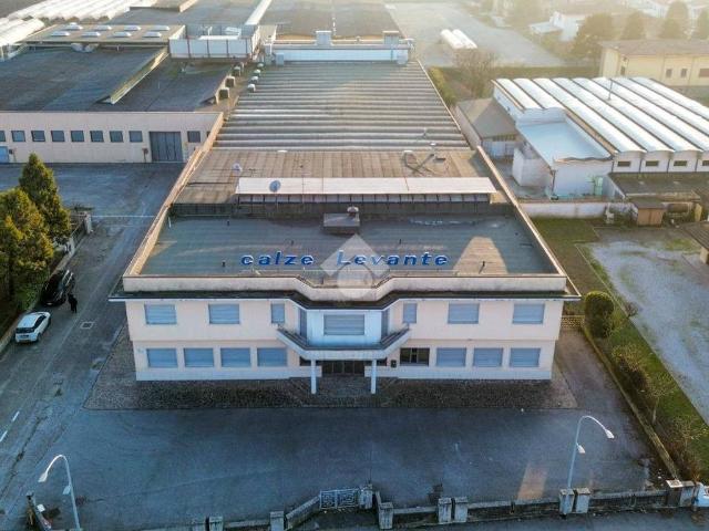 Locale Commerciale in vendita a Castel Goffredo, Lombardia