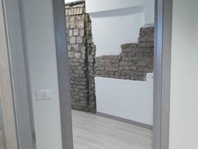 Locale Commerciale in vendita a Castel Goffredo, Lombardia