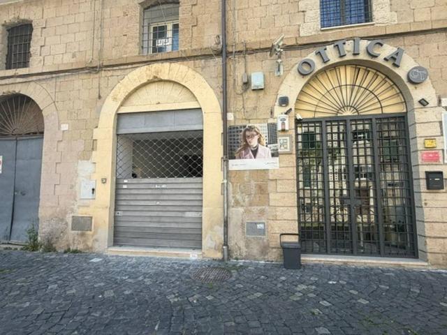 Locale Commerciale in vendita a S. Chirico, Roma Capitale