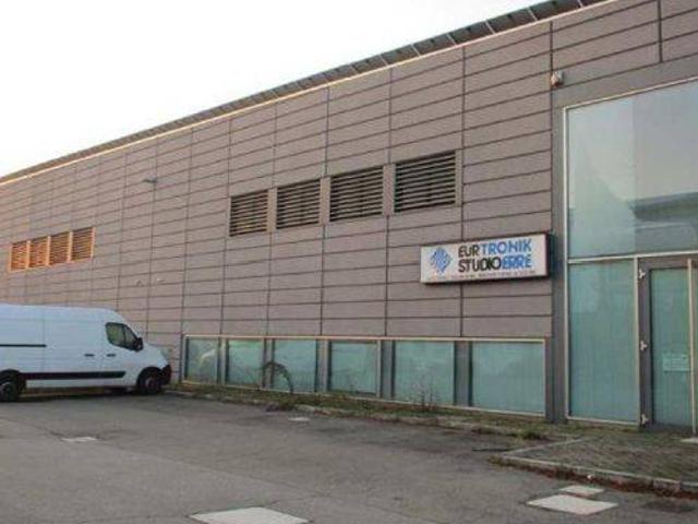 Locale Commerciale in vendita a Unione Reno Galliera, Castel Maggiore