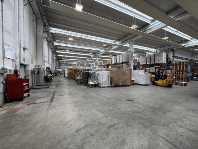 Locale Commerciale in vendita a Onzato, Castel Mella