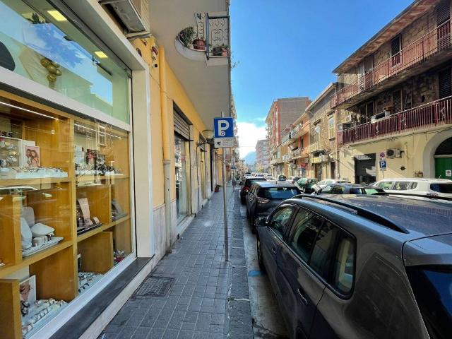 Locale Commerciale in vendita a Castel San Giorgio, Campania