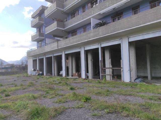 Locale Commerciale in vendita a Castel San Giorgio, Campania