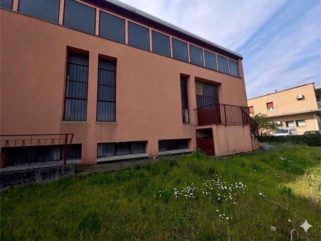 Locale Commerciale in vendita a Nuovo Circondario Imolese, Castel San Pietro Terme