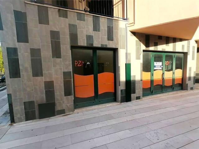 Locale Commerciale in vendita a Marche, Ancona