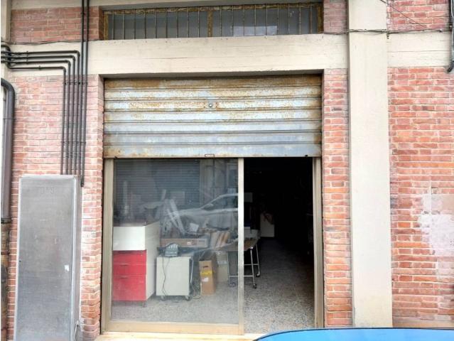 Locale Commerciale in vendita a Unione dei Comuni Circondario dell'Empolese Valdelsa, Castelfiorentino