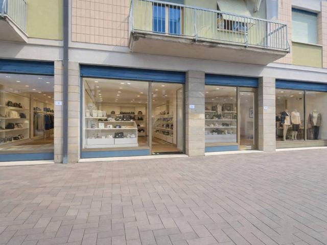 Locale Commerciale in vendita a Castelfranco Di Sotto, Toscana