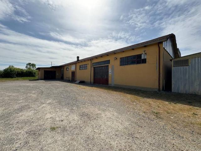 Locale Commerciale in vendita a Unione dei comuni del Sorbara, Castelfranco Emilia