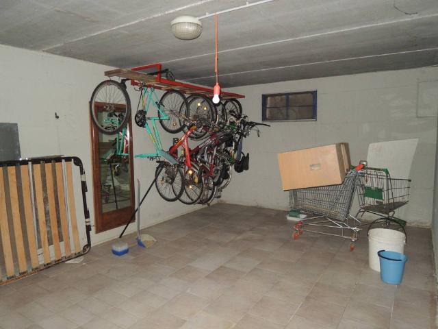 Locale Commerciale in vendita a Piumazzo, Castelfranco Emilia