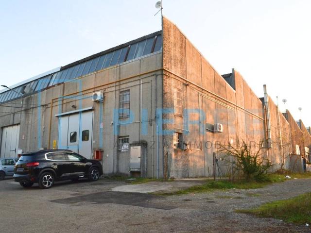 Locale Commerciale in vendita a Unione dei comuni del Sorbara, Castelfranco Emilia