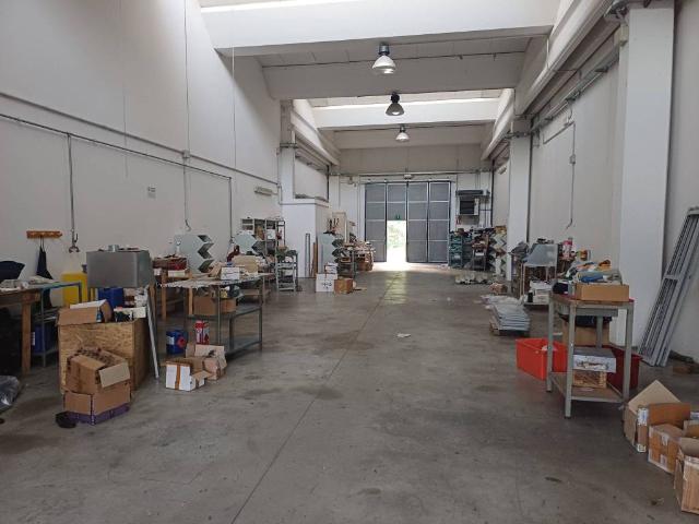 Locale Commerciale in vendita a Castelfranco Piandiscò, Toscana
