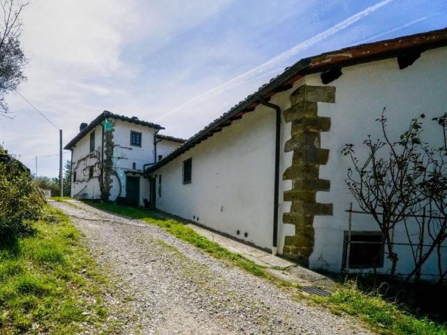 Locale Commerciale in vendita a Pian di Scò, Castelfranco Piandiscò