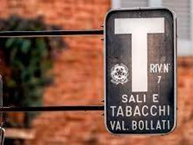 Locale Commerciale in vendita a Castelfranco Veneto, Veneto