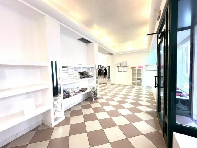 Locale Commerciale in vendita a Castelfranco Veneto, Veneto
