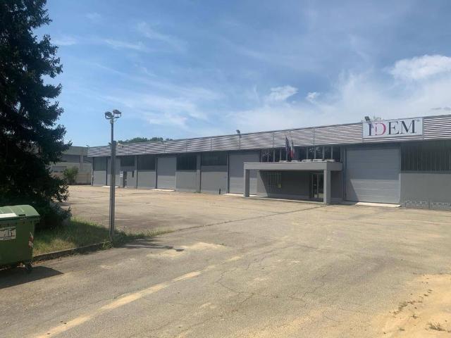 Locale Commerciale in vendita a Castell'Alfero, Asti