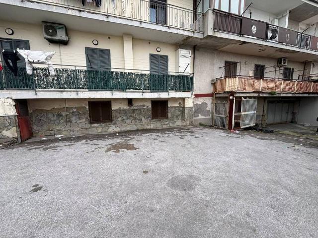 Locale Commerciale in vendita a Pioppaino, Castellammare Di Stabia