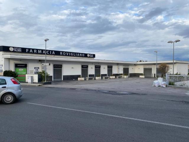 Locale Commerciale in affitto a Pioppaino, Castellammare Di Stabia