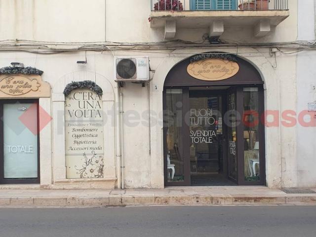 Locale Commerciale in vendita a Castellana Grotte, Bari