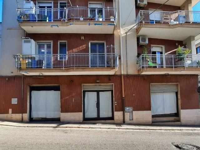 Locale Commerciale in vendita a Castellana Grotte, Bari